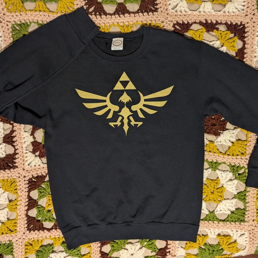 the legend of zelda Triforce Crewneck Sweatshirt Small Nintendo Video Games